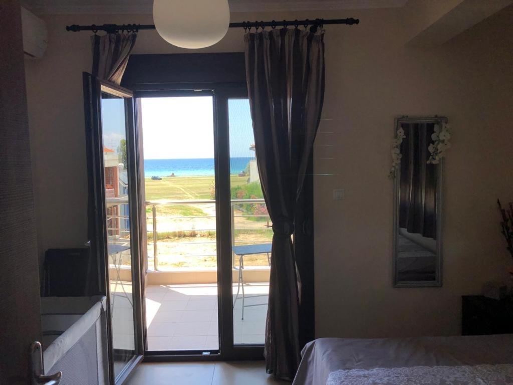 Am Beach House Nea Moudania Luaran gambar